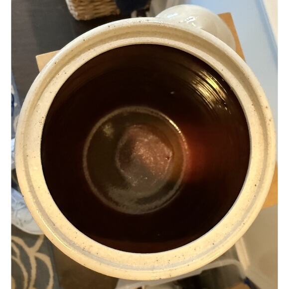 E. Janow Studio Pottery Lidded Jar Signed 2015 Cream Speckled Stoneware 8” - Picture 3 of 4